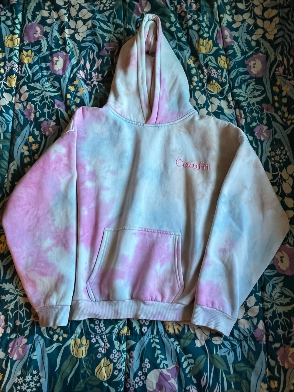 Comfrt Tie-Dye Kids Pullover Hoodie in Pink & Light Blue Size XL